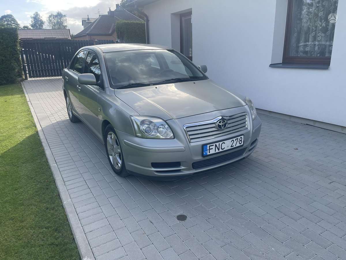 Toyota Avensis - 2