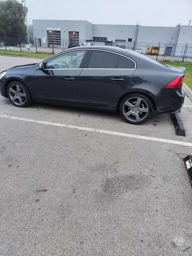 Volvo S60 - 4