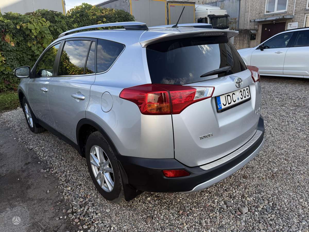 Toyota RAV4 - 4