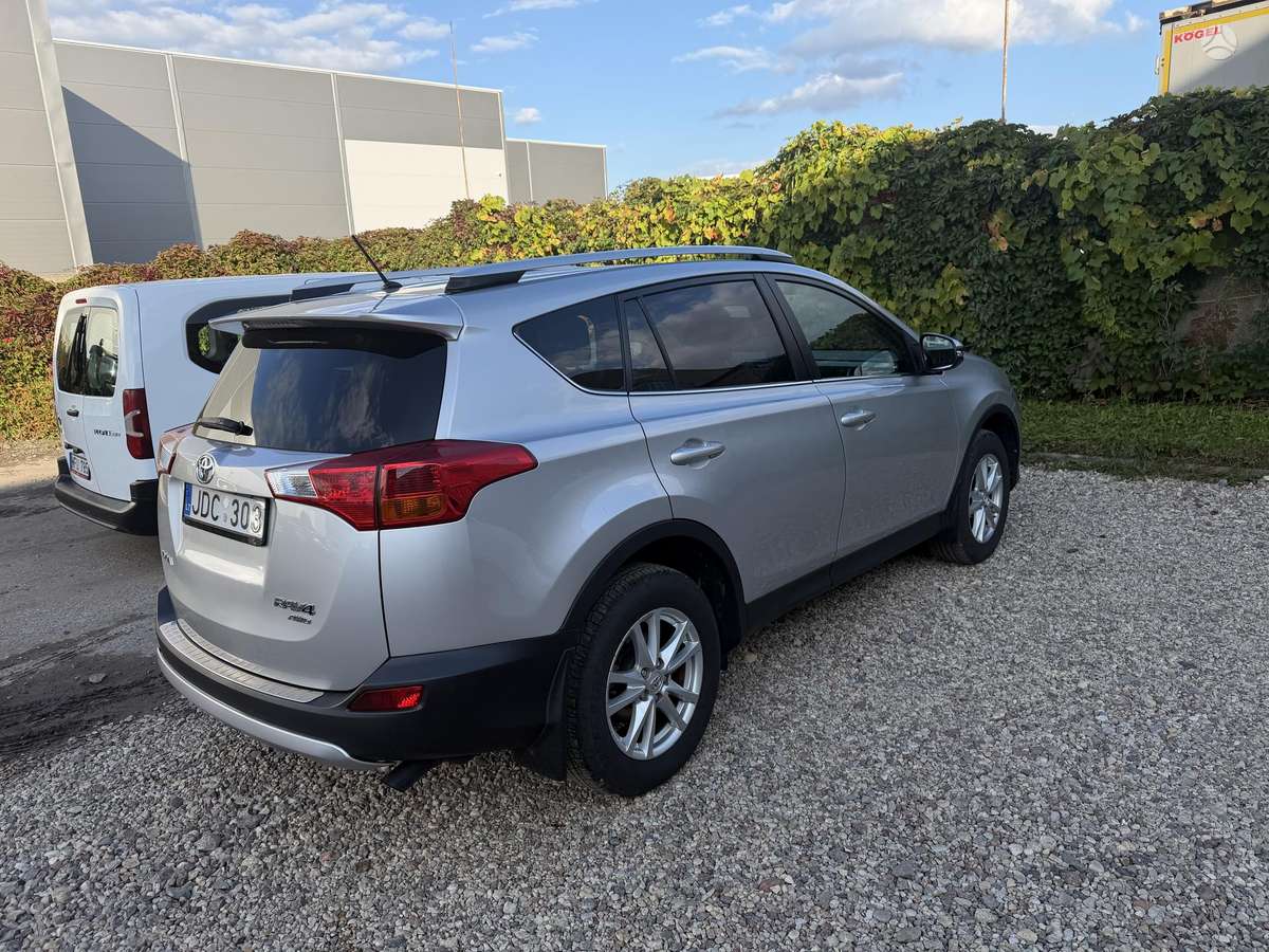 Toyota RAV4 - 5