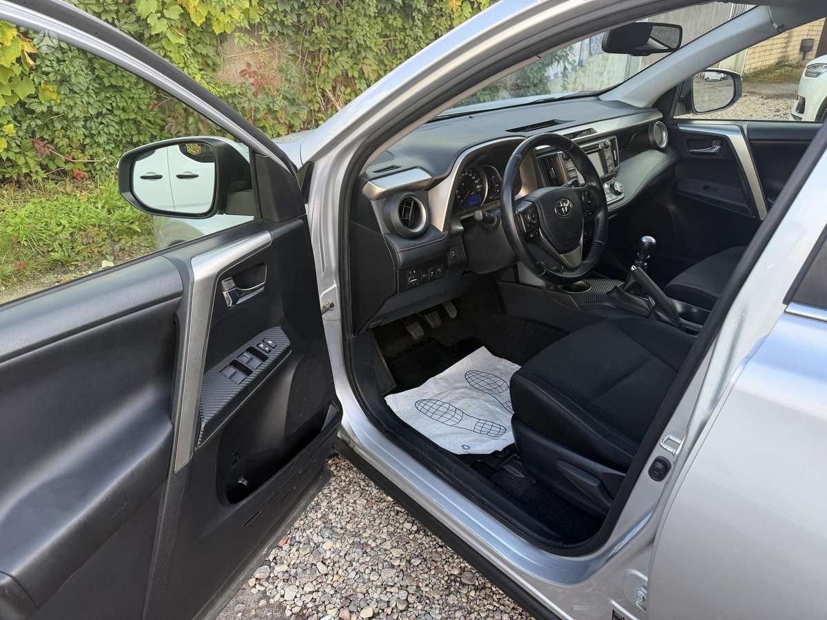 Toyota RAV4 - 7