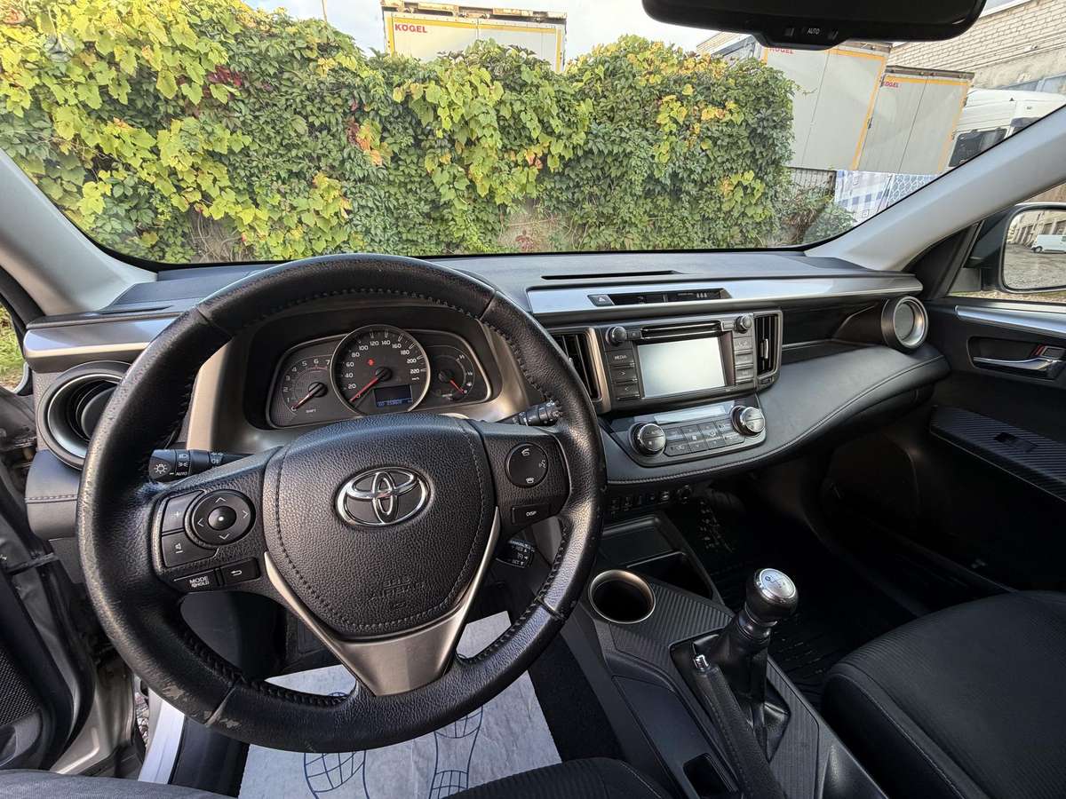 Toyota RAV4 - 9