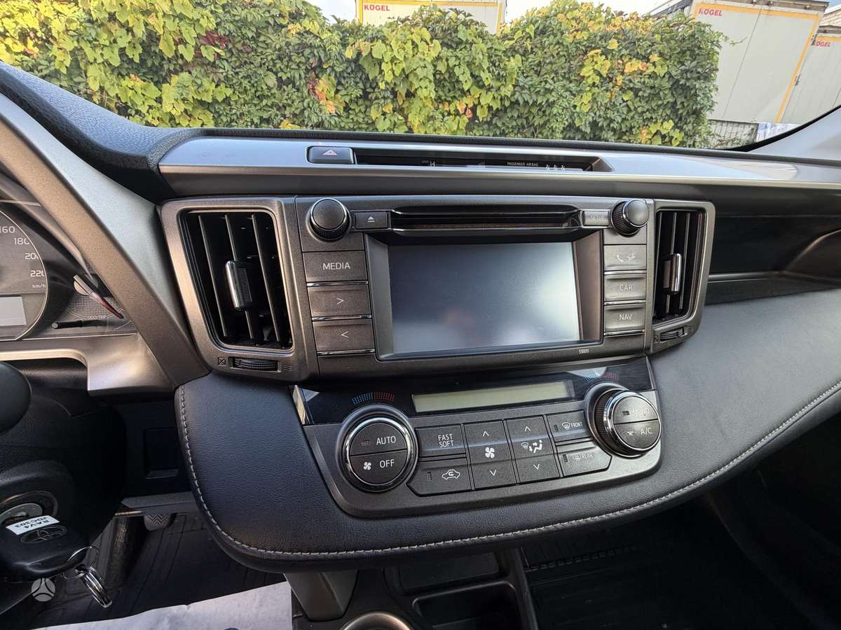 Toyota RAV4 - 11