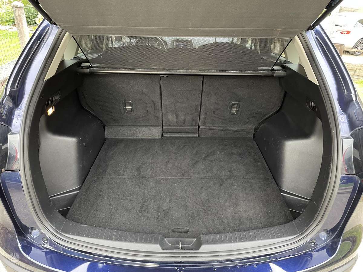 Mazda CX-5, 2.2 l., off-road / crossover