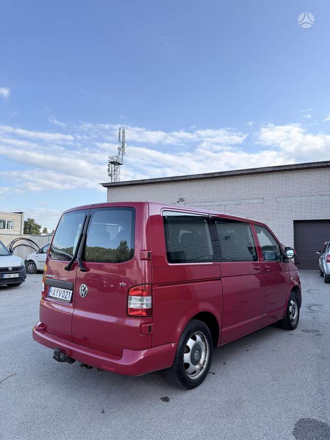 Volkswagen Caravelle - 10