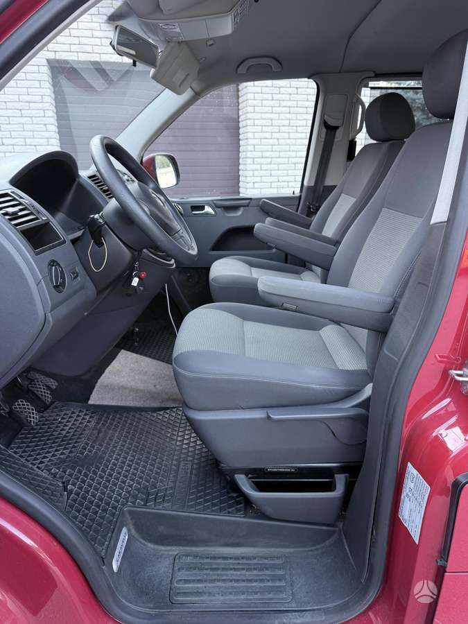 Volkswagen Caravelle - 12