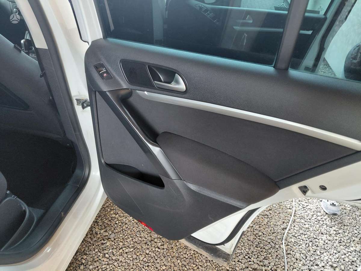Volkswagen Tiguan - 8