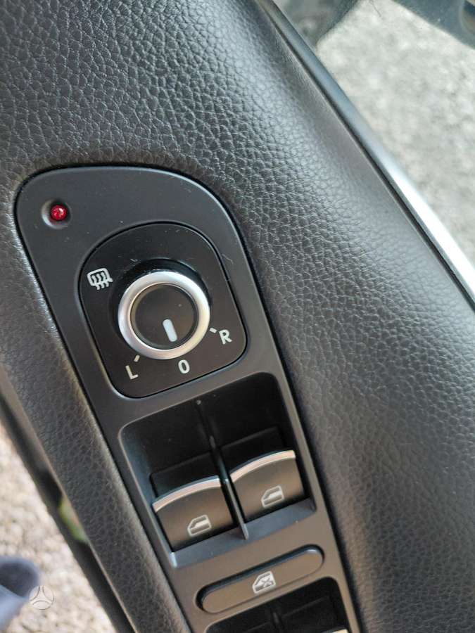 Volkswagen Tiguan - 11