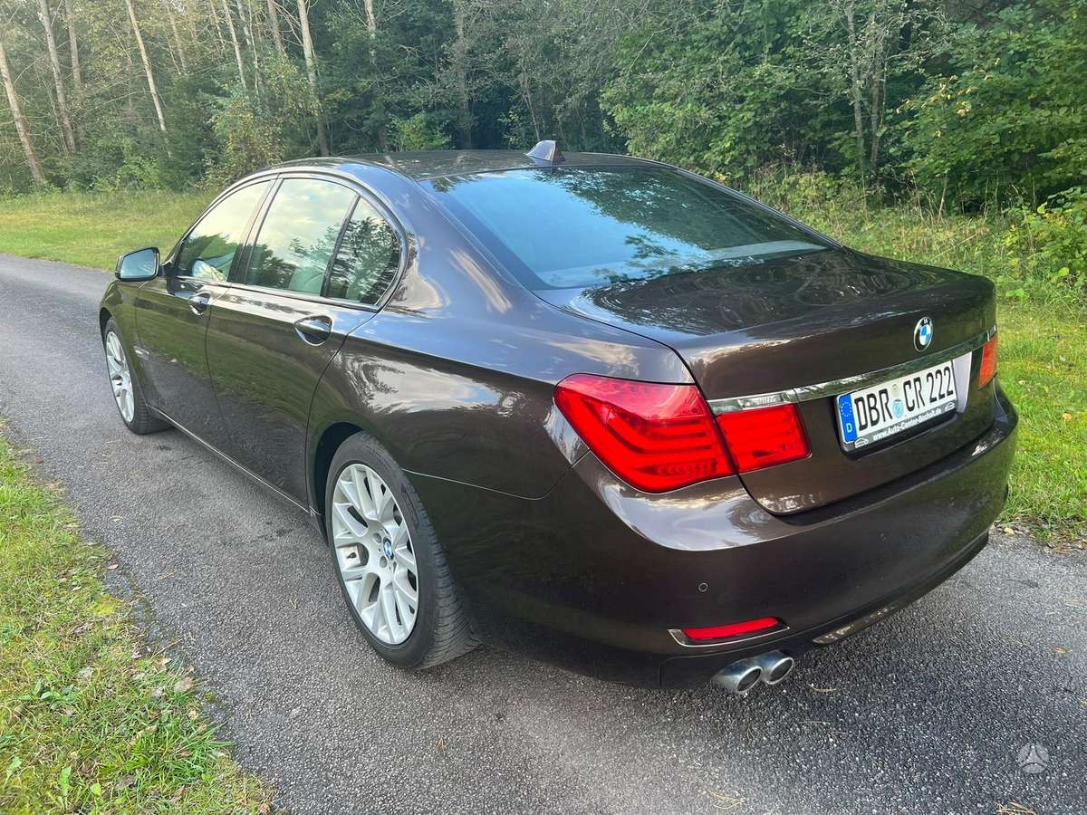 BMW 730, 3.0 l., Седан