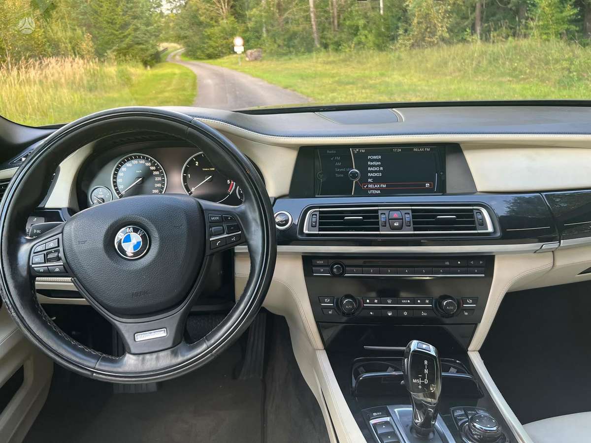 BMW 730, 3.0 l., Седан