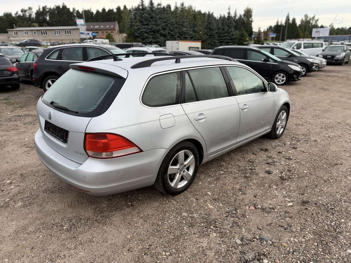 Volkswagen Golf - 4