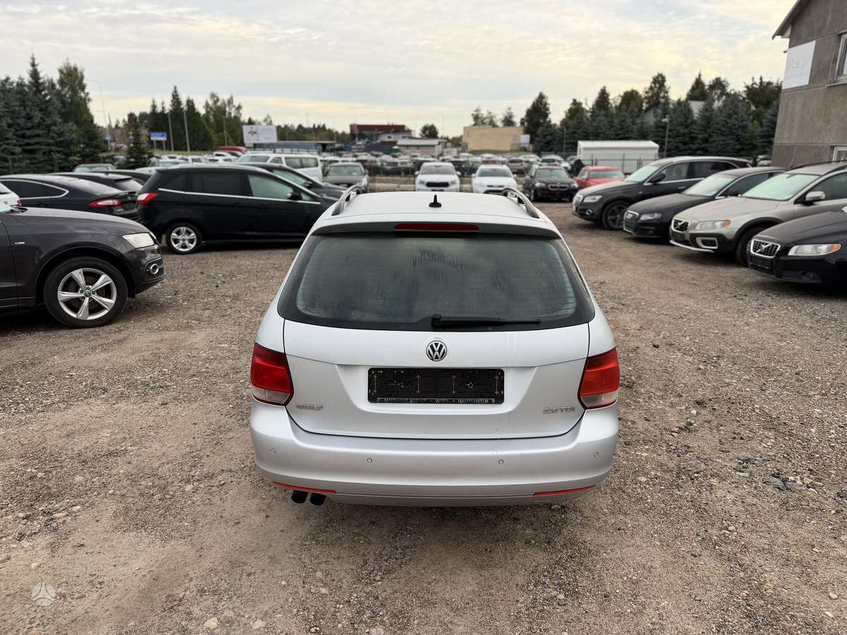 Volkswagen Golf - 5