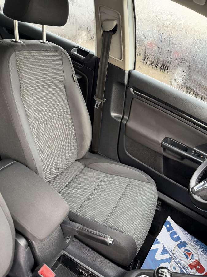 Volkswagen Golf - 11