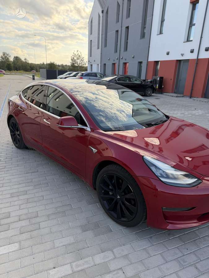 Tesla Model 3, 75 kWh, saloon / sedan