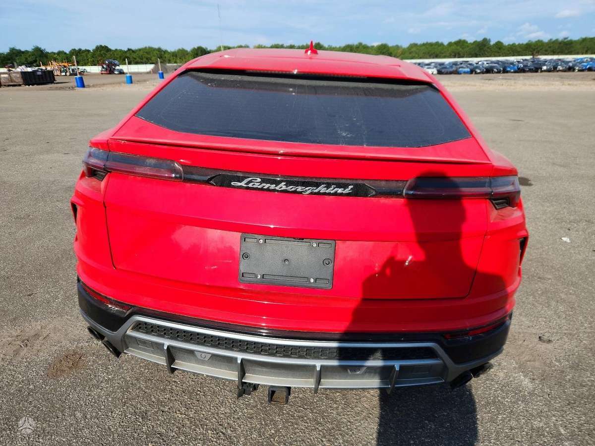 Lamborghini Urus, 4.0 l., off-road / crossover