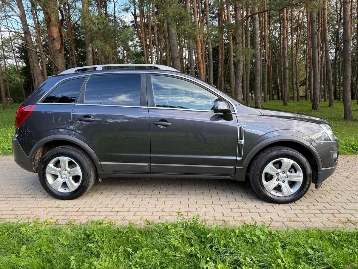 Opel Antara, 2.2 l., off-road / crossover