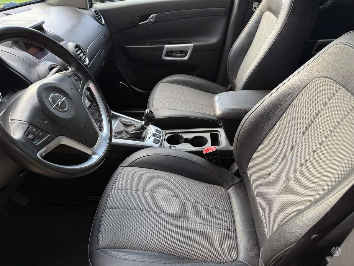 Opel Antara, 2.2 l., off-road / crossover