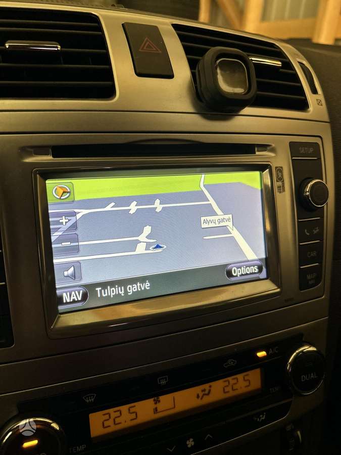 Toyota Avensis - 8