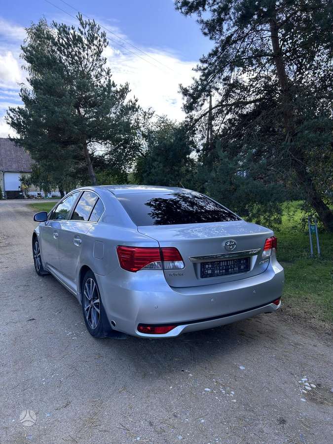 Toyota Avensis - 4