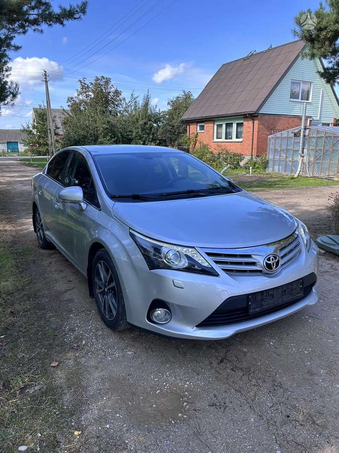 Toyota Avensis - 2
