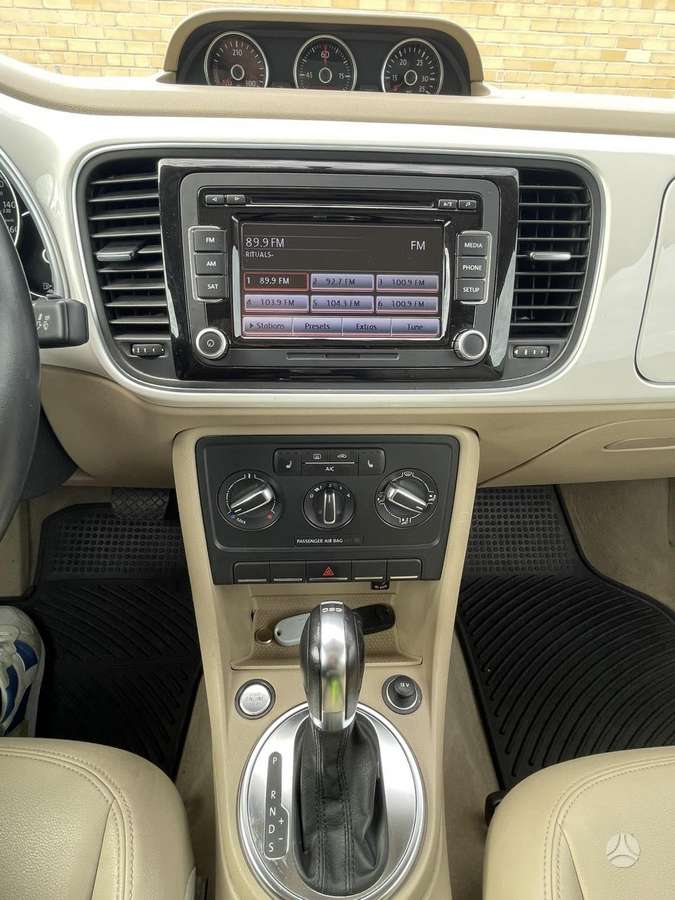 Volkswagen Beetle, 2.0 l., hatchback