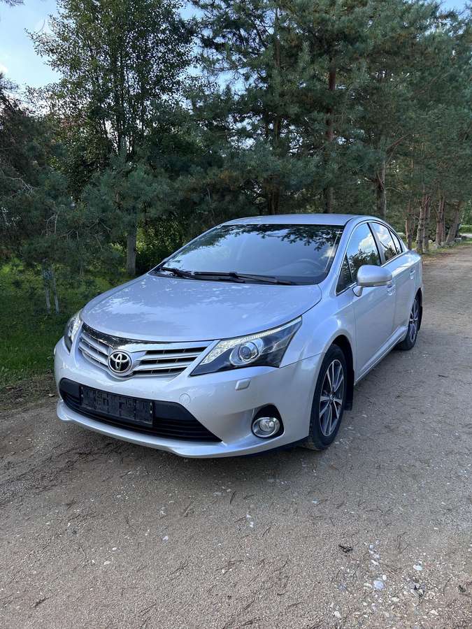 Toyota Avensis - 2