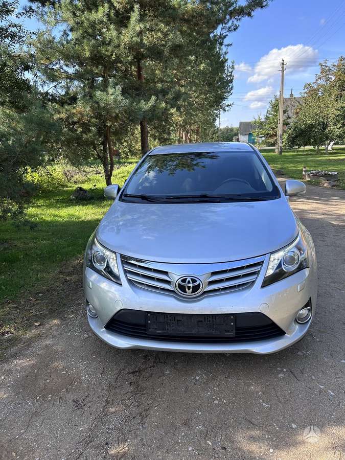 Toyota Avensis - 1