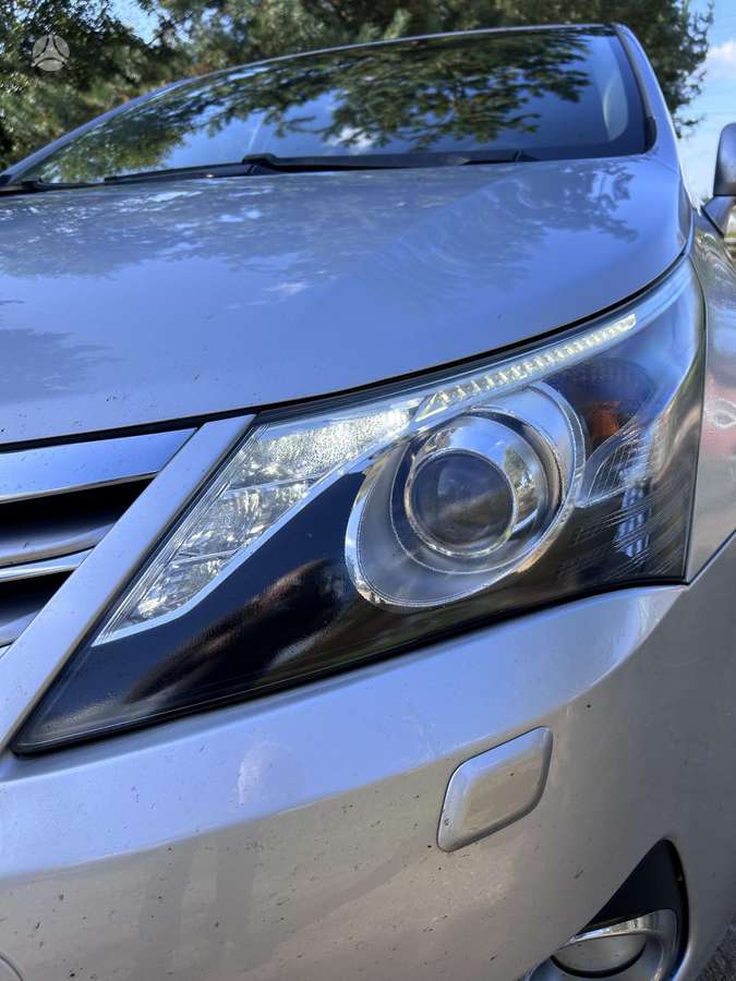 Toyota Avensis - 12