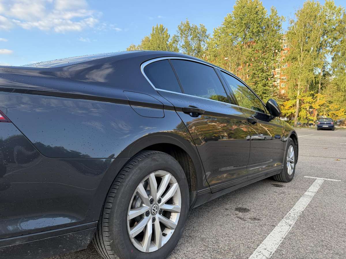 Volkswagen Passat - 10
