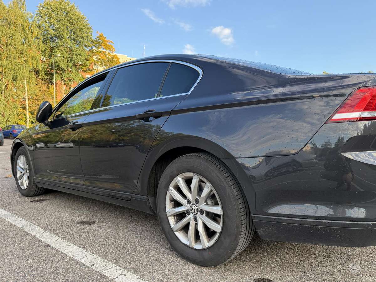 Volkswagen Passat - 11