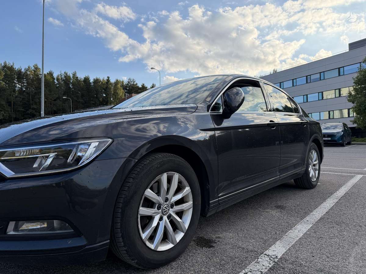 Volkswagen Passat - 12