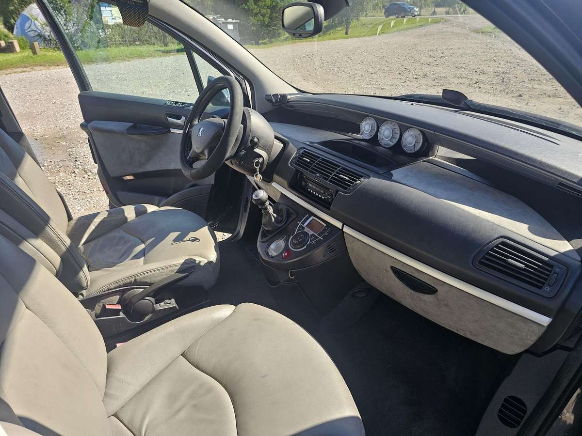 Peugeot 807 - 7