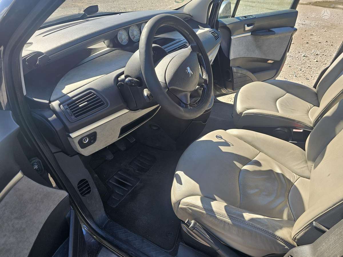 Peugeot 807 - 10
