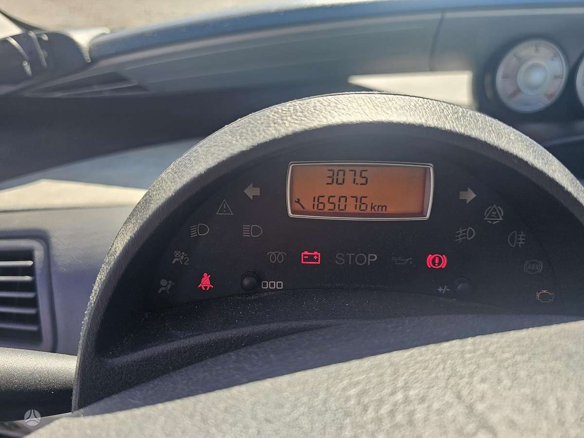 Peugeot 807 - 11