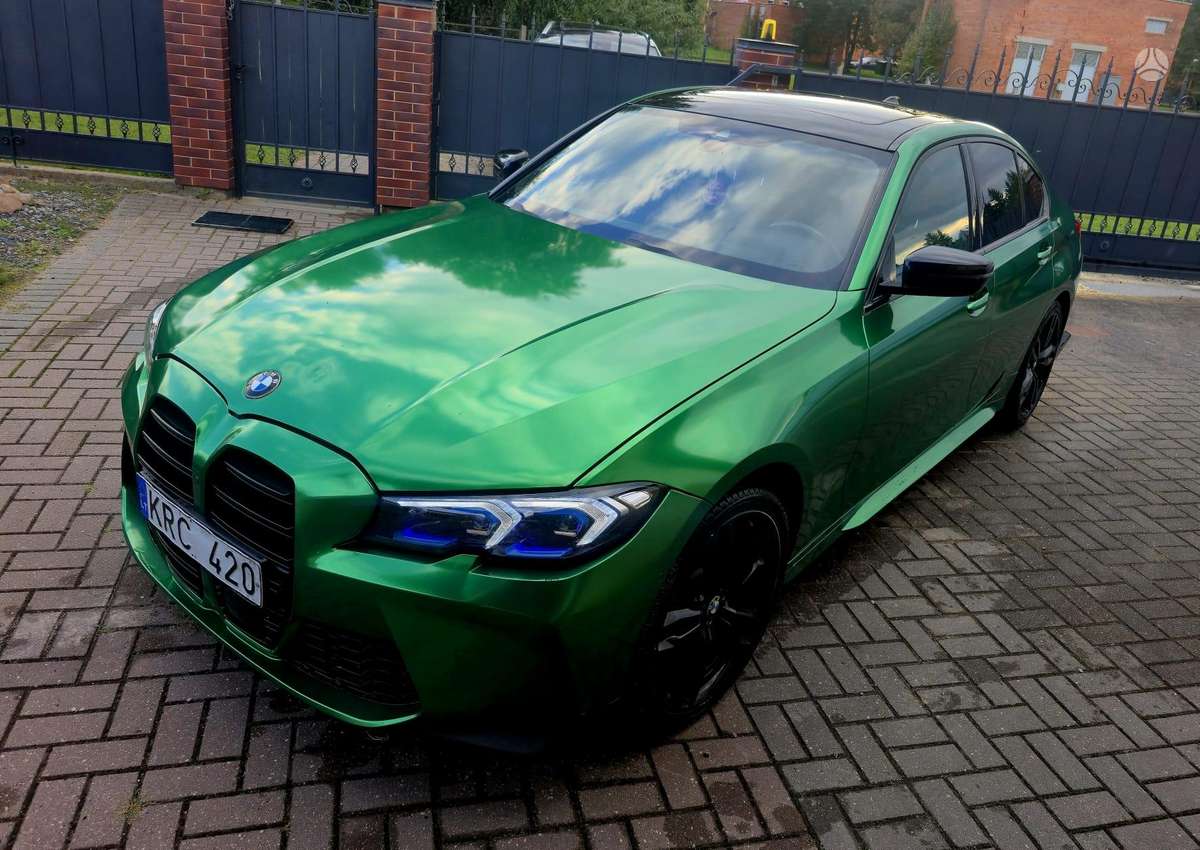 BMW 330, 2.0 l., Седан