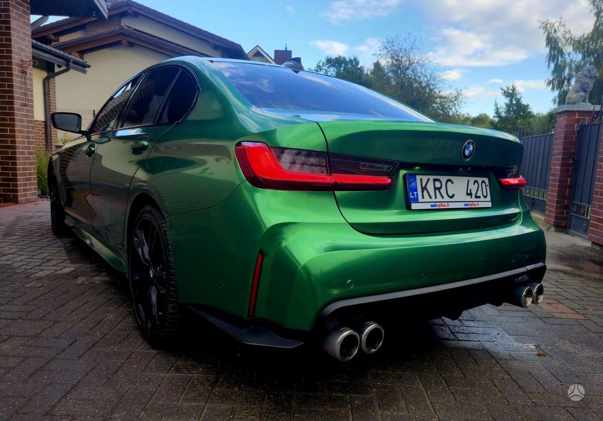 BMW 330, 2.0 l., Седан