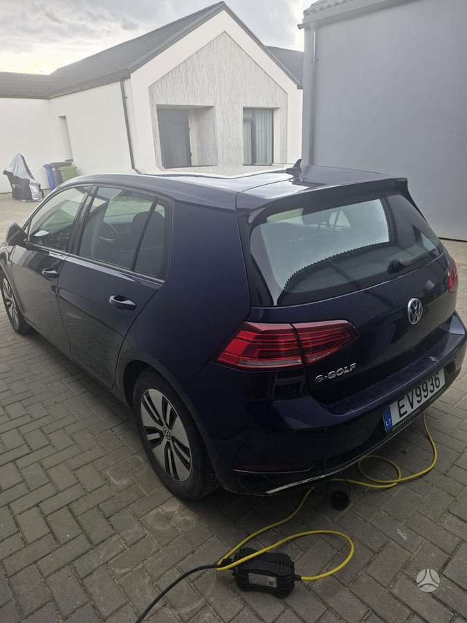 Volkswagen Golf - 4