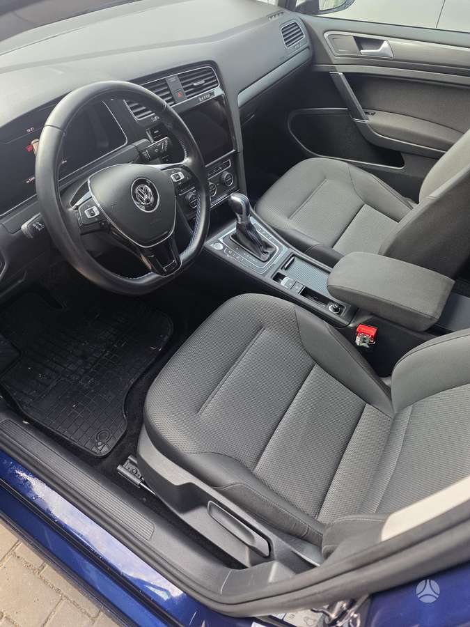 Volkswagen Golf - 5