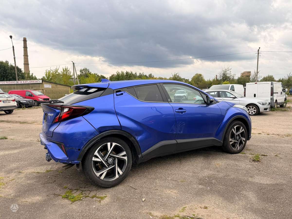 Toyota C-HR - 7