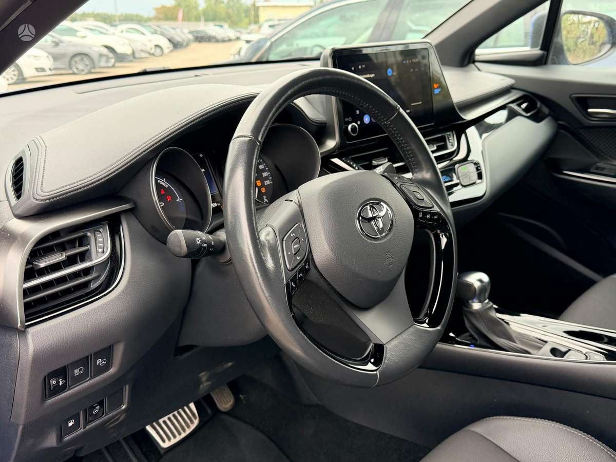 Toyota C-HR - 12