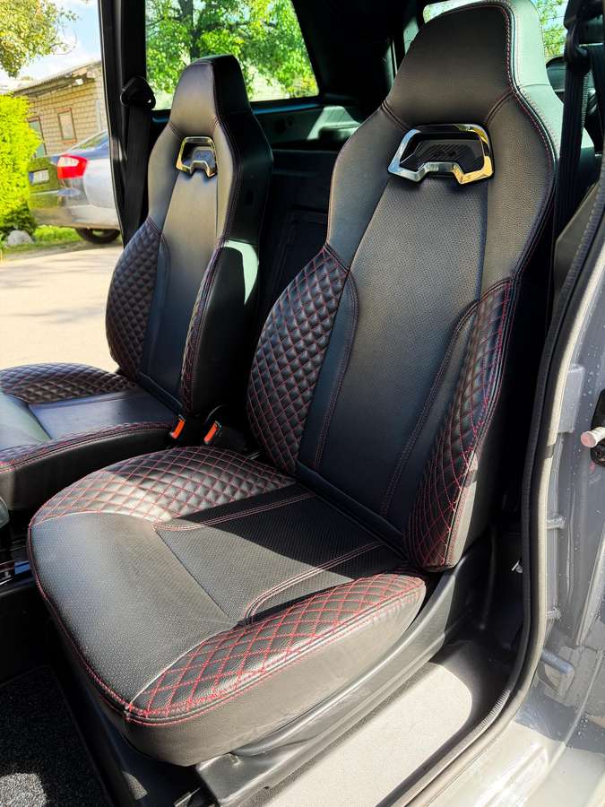 Ligier JS60, hatchback