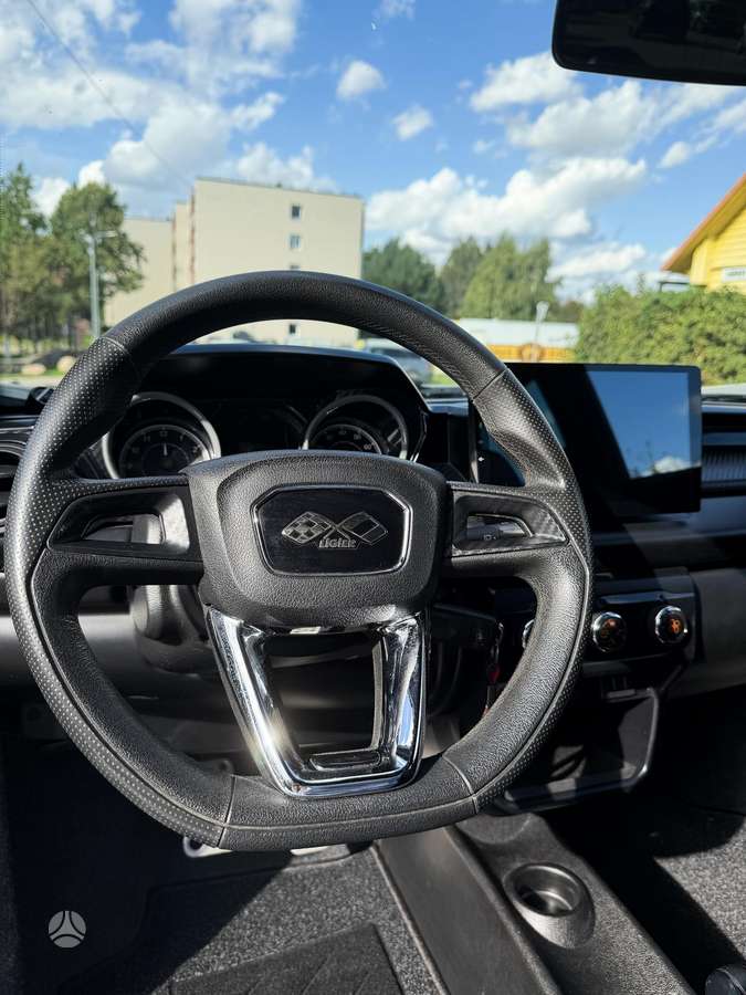 Ligier JS60, hatchback