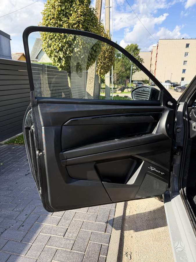 Ligier JS60, hatchback