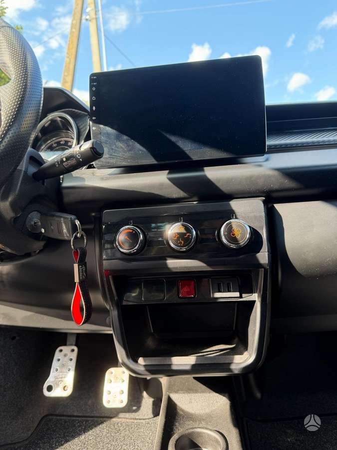 Ligier JS60, hatchback