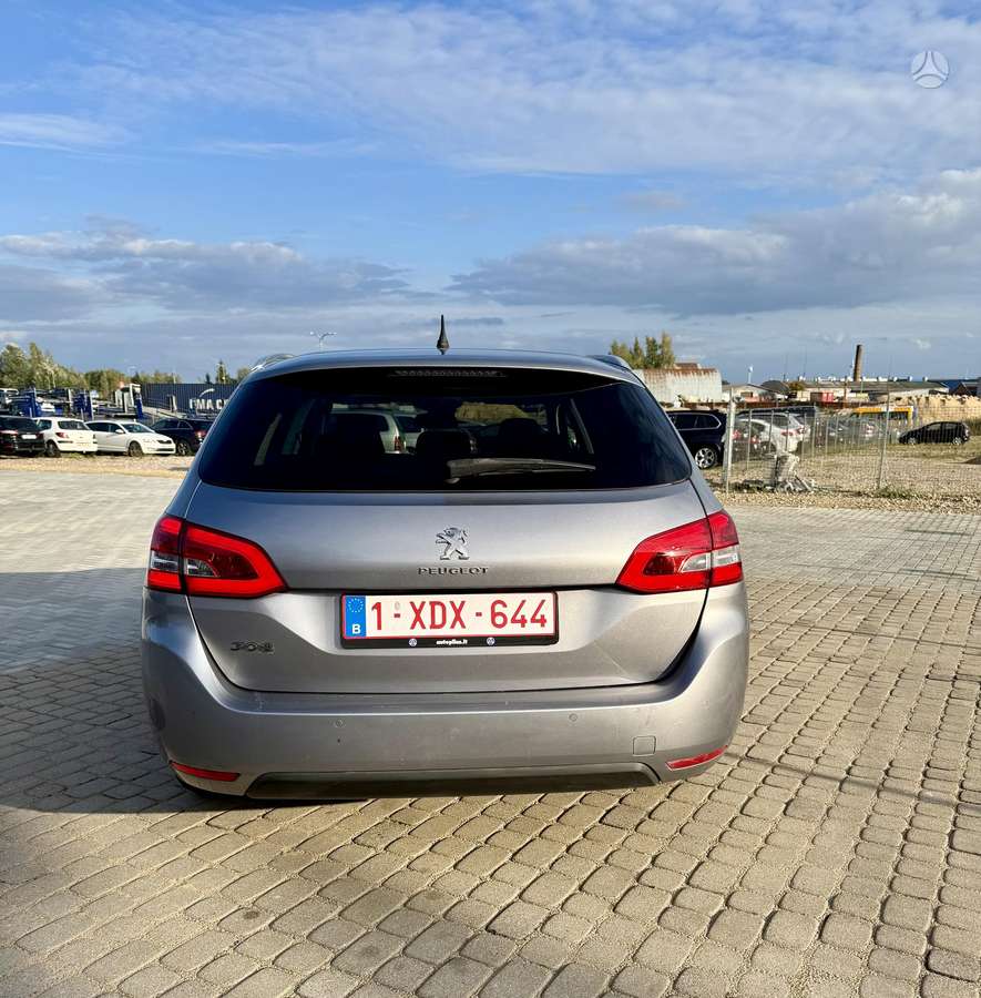 Peugeot 308 - 8