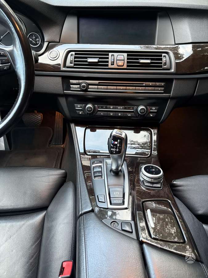 BMW 528, 3.0 l., Седан