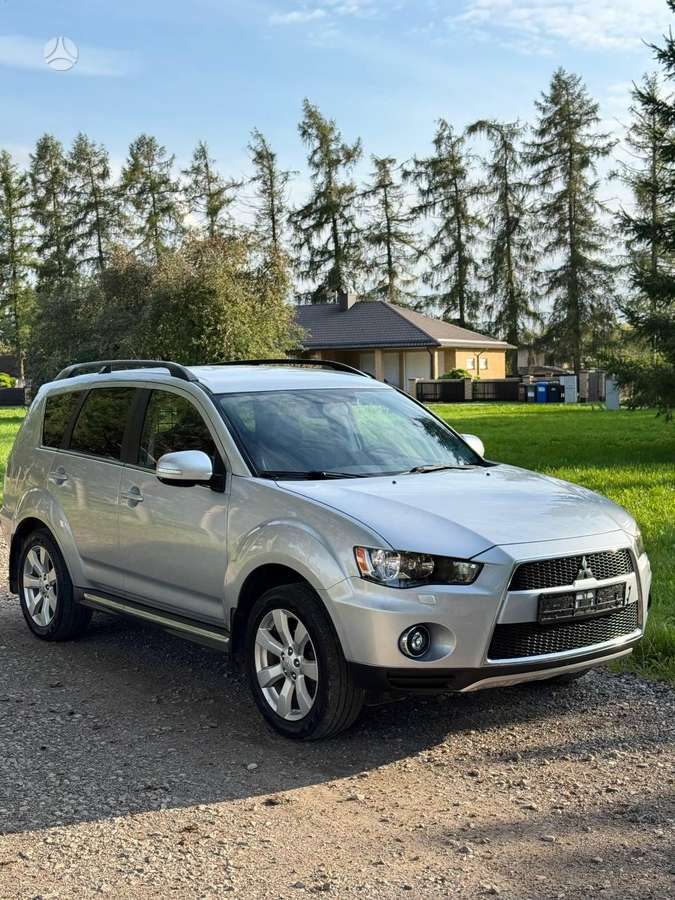 Mitsubishi Outlander - 3