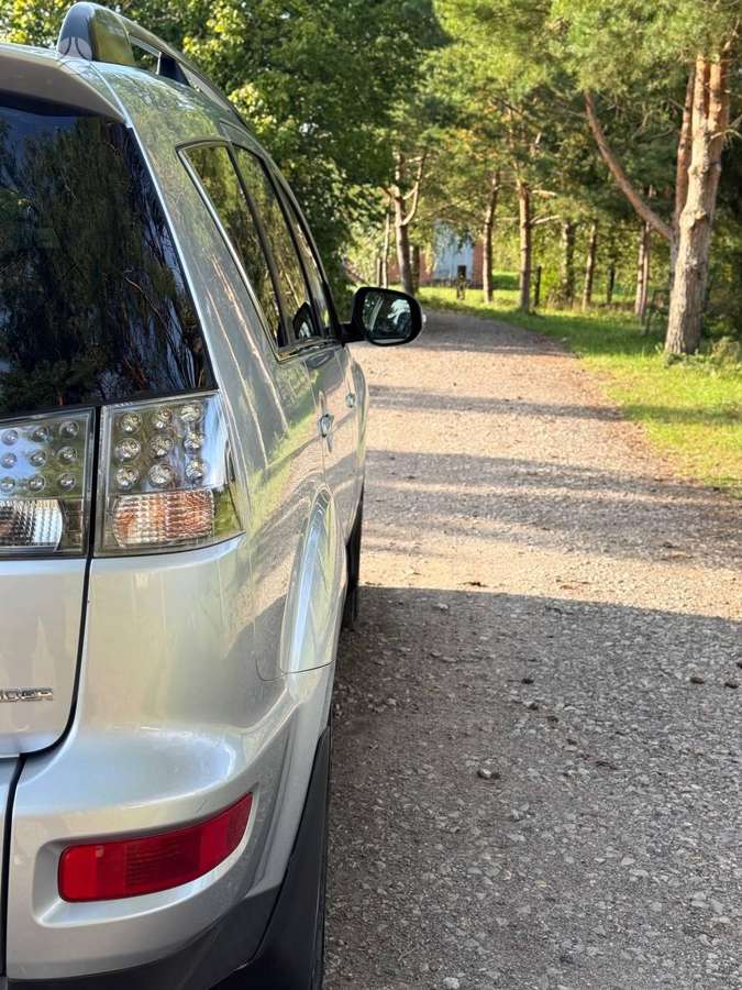 Mitsubishi Outlander - 9