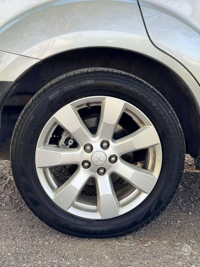 Mitsubishi Outlander - 10