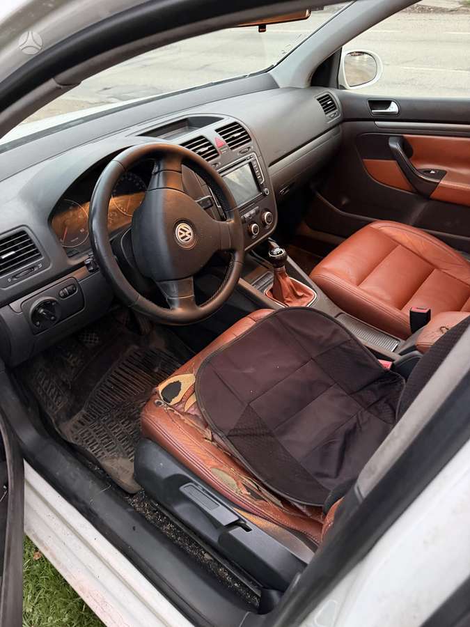 Volkswagen Golf - 9